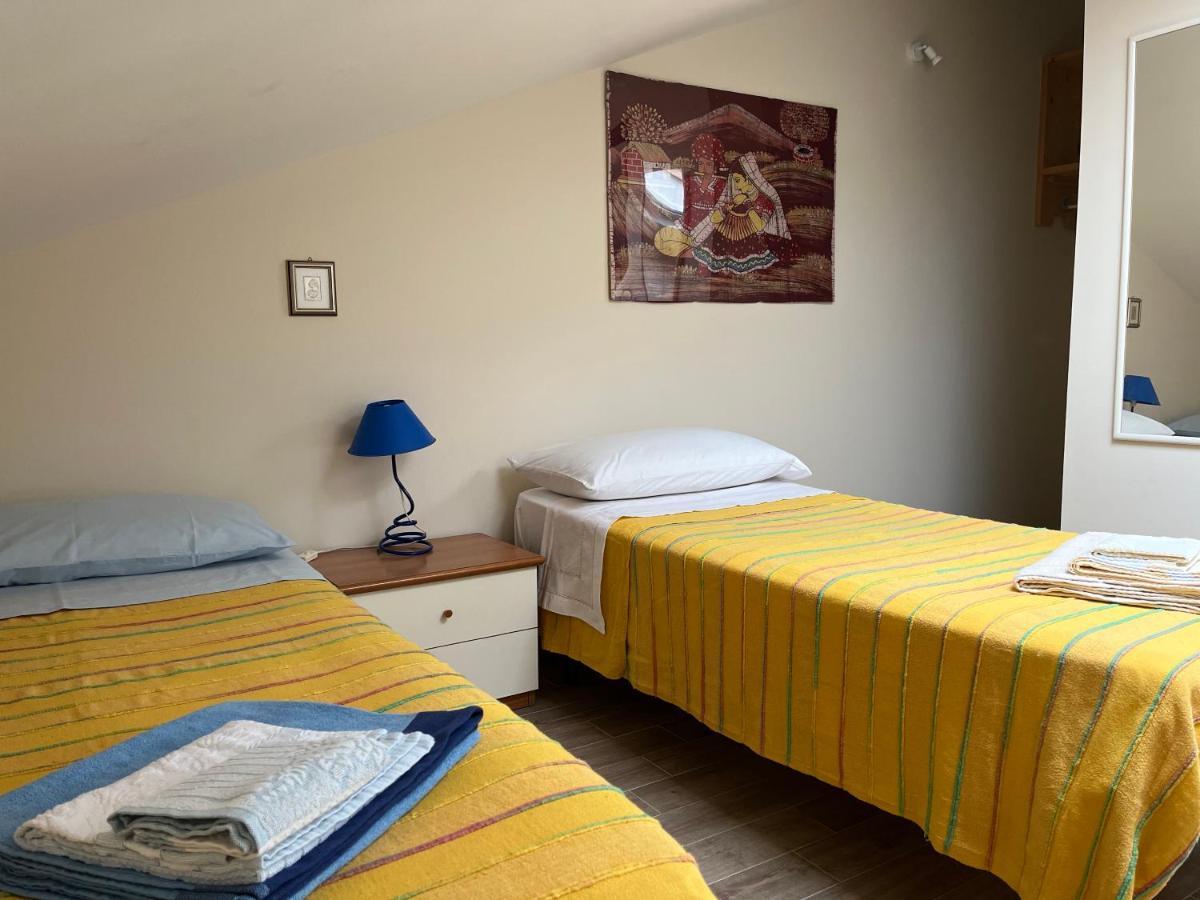 Yellow House Apartment Fiumefreddo di Sicilia Exterior photo